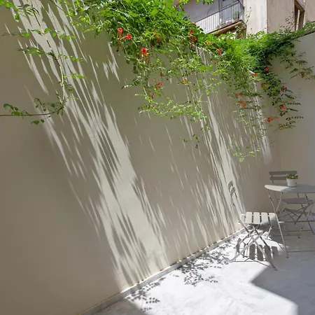 Mooeve Exarchia-3